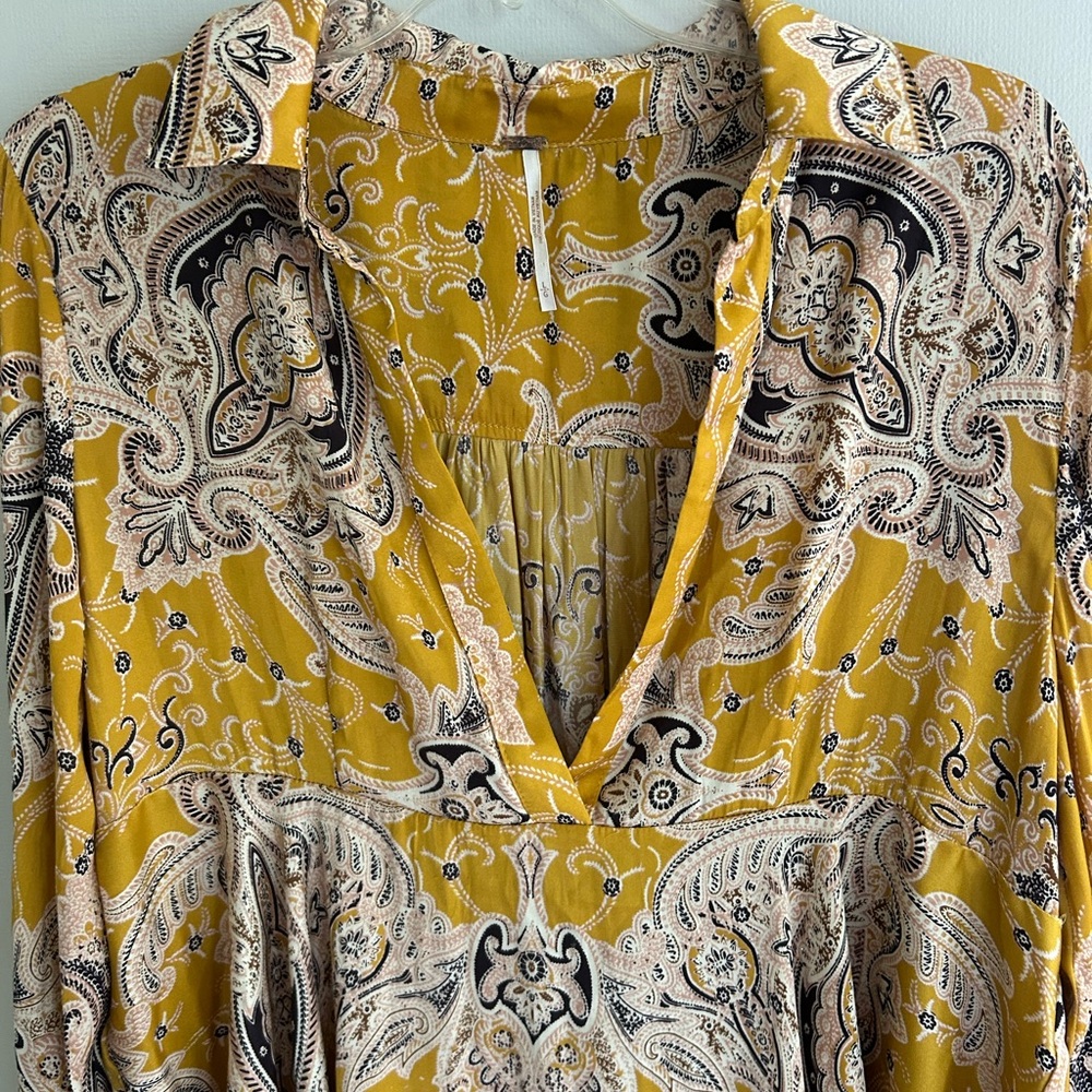 Free People Yellow Paisley V-Neck Tunic - Picture 8 of 13